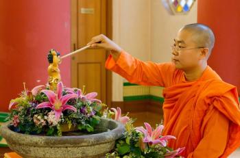 Célébration du 2563e anniversaire de la naissance du Bouddha