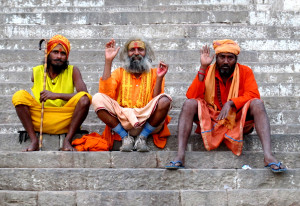 Trois sadhus de Varanasi | Source Karl-Stephan Bouthillette
